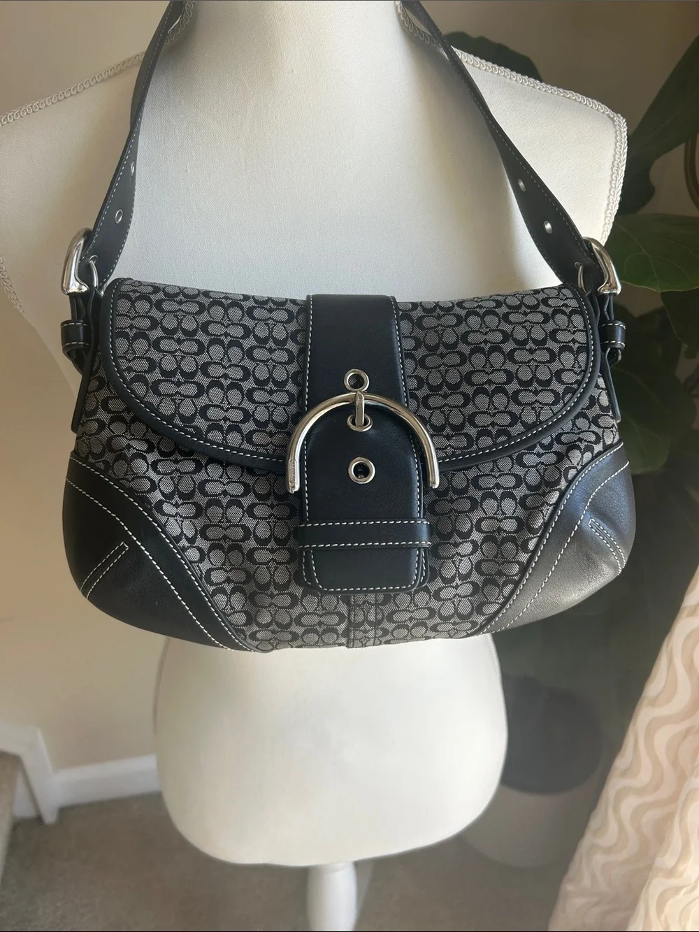 Vintage coach soho Shoulder Bag 6818 black canvas - Picture 2 of 13